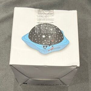 Star Projection Lamp. 16 light colors modes. 6 different themes.